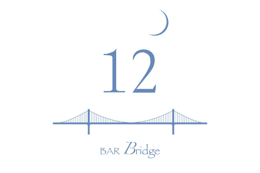 数字の12、三日月、そして青い橋をあしらったミニマルなビジュアル。Bar Bridgeのアニバーサリーを祝うイメージ。